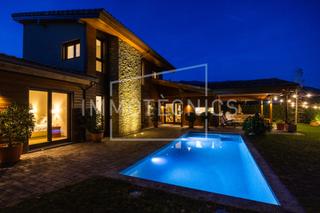 Haus  Carrer reguissol. Hogar único con panorámicas al montseny y estilo incomparable