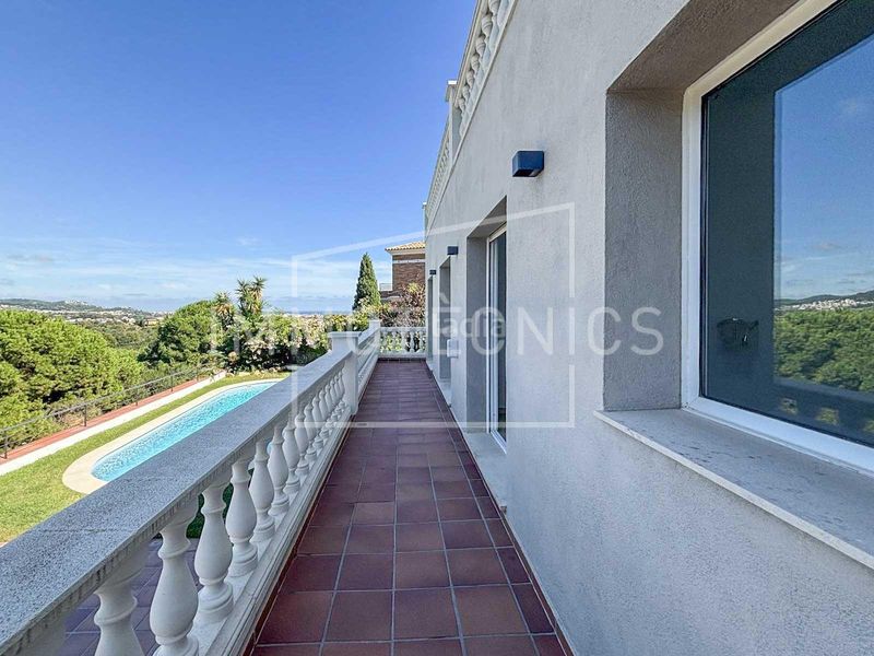 Foto 73cfb8c6-0701-41a5-bba9-d529ae25fa70. Chalet dans calle pl6 parc de Calella. josep gallart 83 dans Calella