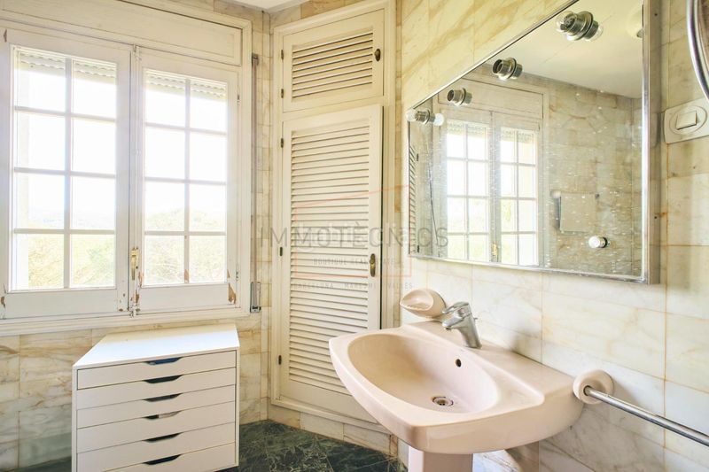 Foto 1c9d3c55-d832-414c-a951-1bf2dbbc2f0b. Masia amb aparcament a Cortes-Huertas Madrid