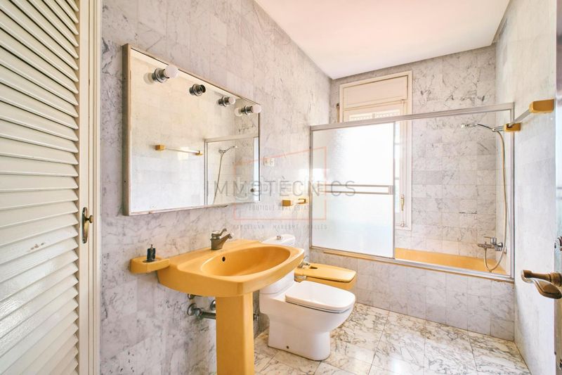 Foto 433da2ad-989e-4ee7-9424-fab90db5e0cf. Masia amb aparcament a Cortes-Huertas Madrid