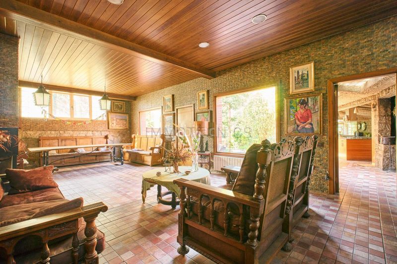 Foto 968bef37-8666-48ce-a284-16a2c2ee8d9b. Masia amb aparcament a Cortes-Huertas Madrid