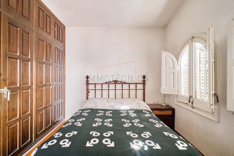 Foto f9cf170f-8d09-43bc-a099-84ff572eef8d. Masia amb aparcament a Cortes-Huertas Madrid