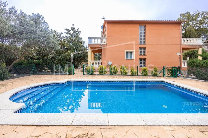 Foto c4c566cb-2c58-4d7a-9deb-24c9d8c285de. Casa amb calefacció aparcament piscina a Cànoves i Samalús