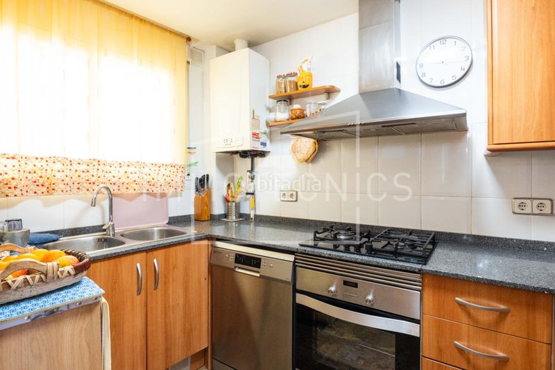 Foto a75146b8-e690-463c-af39-1e21f7d6c80b. Casa adossada amb calefacció aparcament a Canet de Mar