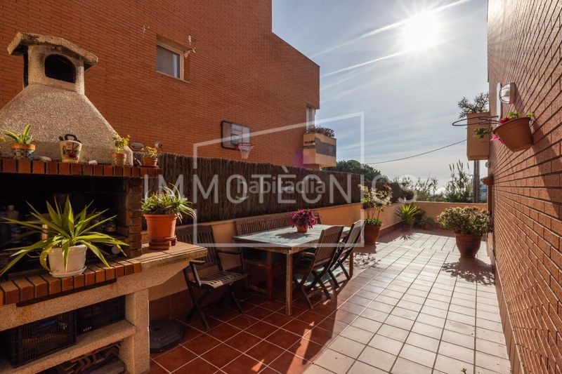 Foto d23664b7-884b-46d2-a7a4-e887bdbb2dda. Casa adossada amb calefacció aparcament a Canet de Mar