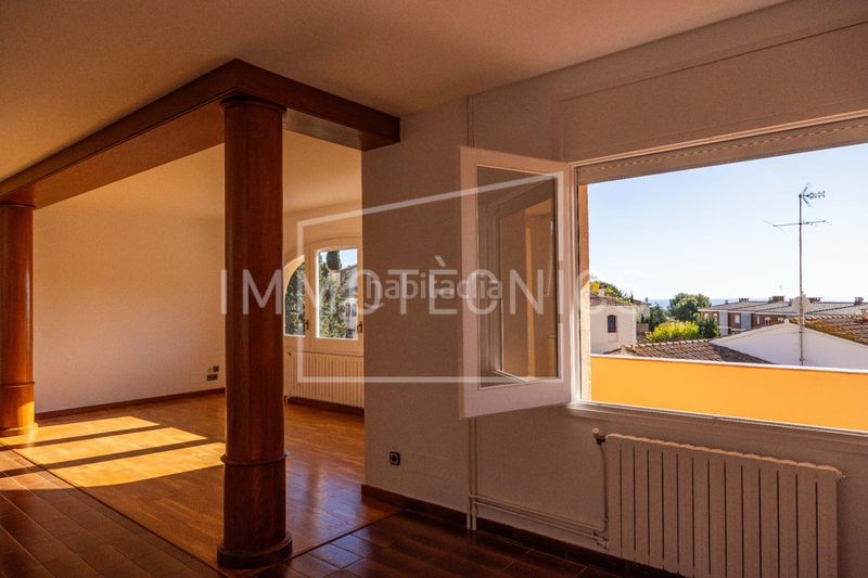 Foto a82b75f7-98b3-4559-9853-f21547622f62. Casa amb aparcament a Sant Vicenç Centre Sant Vicenç de Montalt