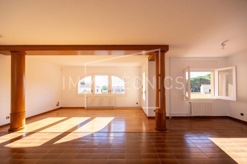 Foto b06142f5-9e21-441d-9f50-bc53534686ea. Casa amb calefacció aparcament a Sant Vicenç Centre Sant Vicenç de Montalt