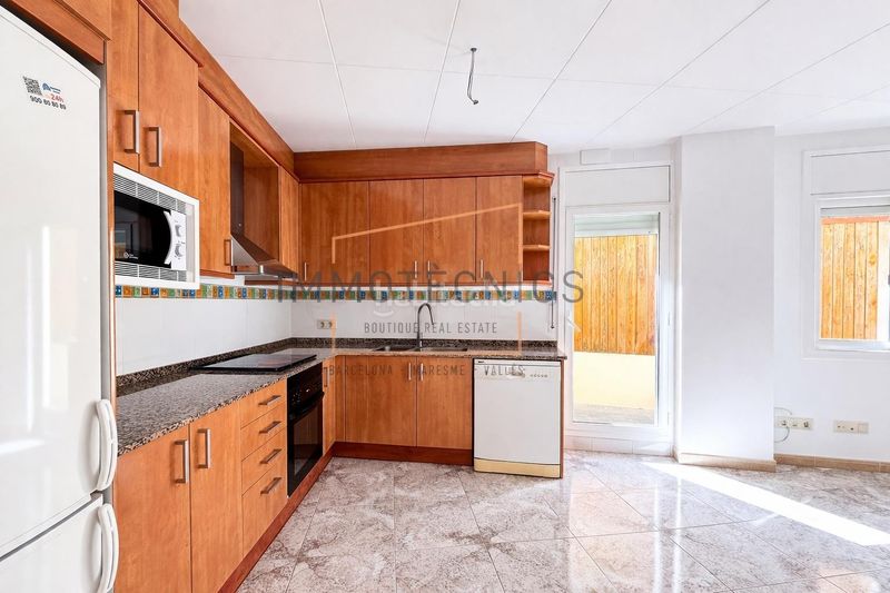 Foto 06c174ba-a4d5-4a01-94d1-ef241f9721b7. Planta baixa amb calefacció a Canet de Mar