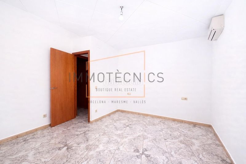 Foto 851f9a92-7a25-4853-9239-8208dfe4d83f. Planta baixa amb calefacció a Canet de Mar