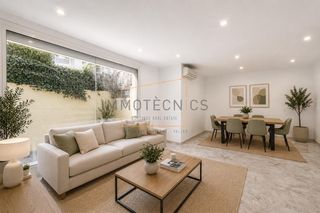 Planta baixa  Calle pas marges. Amplio bajo luminoso con patio y entrada independiente
