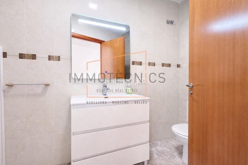 Foto aba0be2c-1115-4978-8816-b6f634a10146. Planta baixa amb calefacció a Canet de Mar