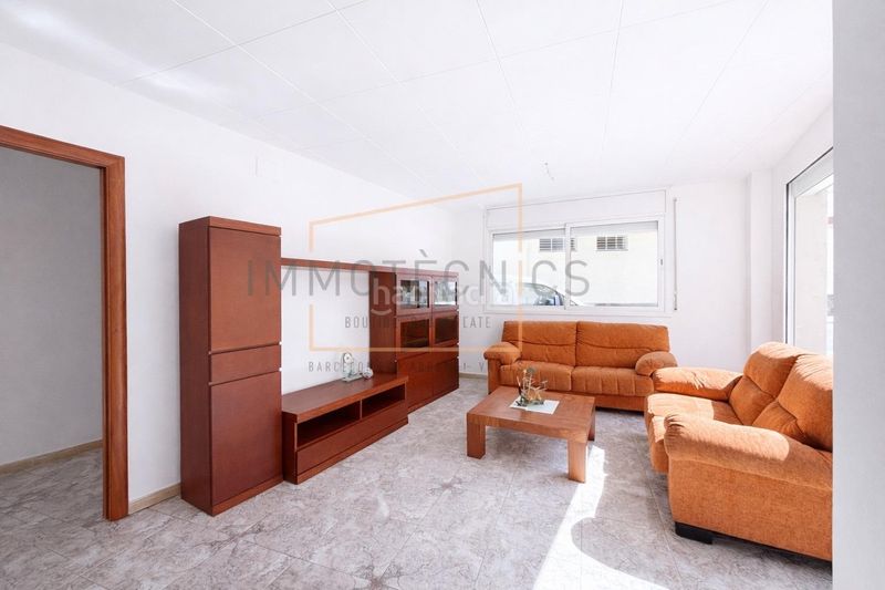 Foto e433dbfc-8f10-4dd4-bf18-6d04a03e05cb. Planta baixa amb calefacció a Canet de Mar