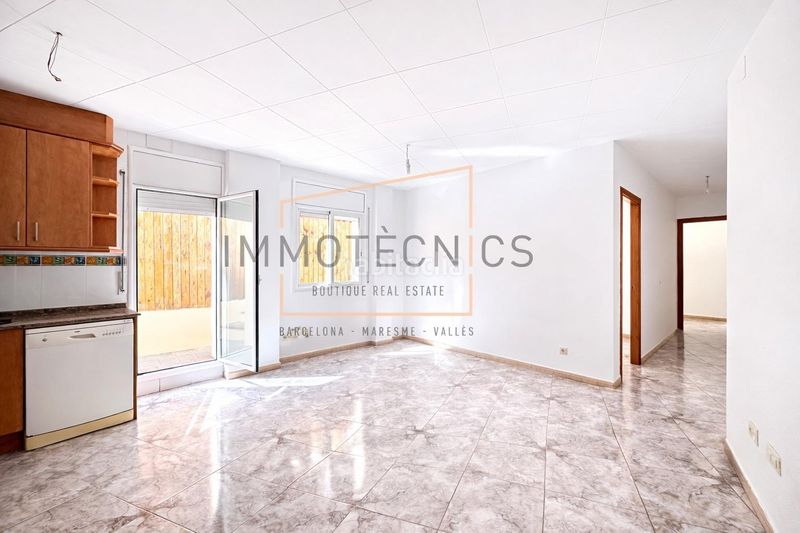 Foto f258f4a8-096e-47f7-a122-354ec8408324. Planta baixa amb calefacció a Canet de Mar