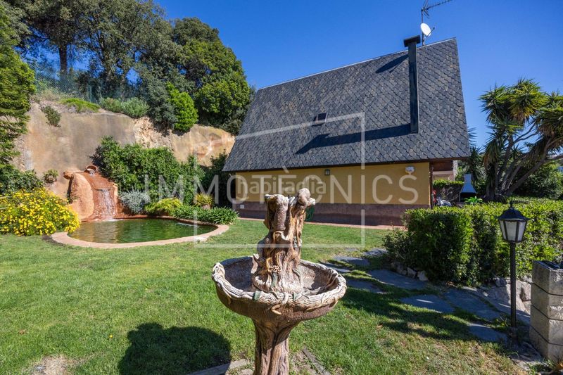 Foto 2a3bb6b4-5cf3-40e2-bc00-6910605cfee7. Casa  a cuatro vientos con vistas mar en Sant Cebrià de Vallalta