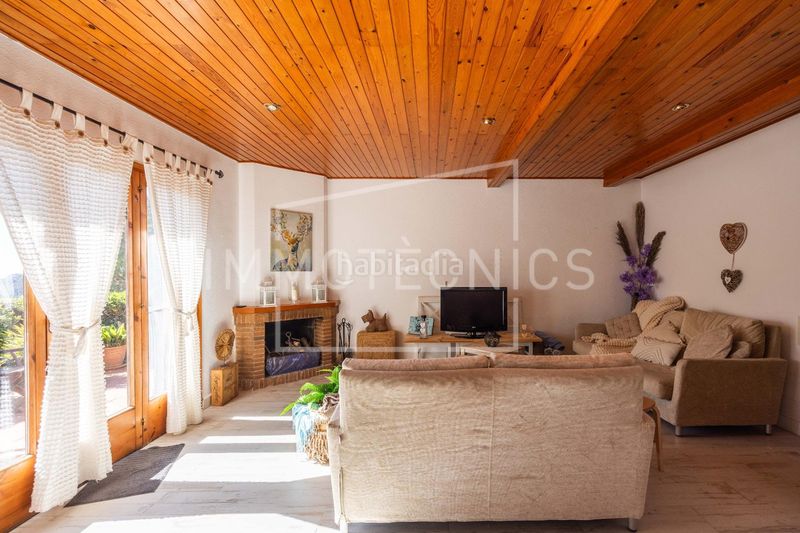 Foto 99eb5556-810d-4dd6-83d8-22d4a7d122eb. Casa  a cuatro vientos con vistas mar en Sant Cebrià de Vallalta