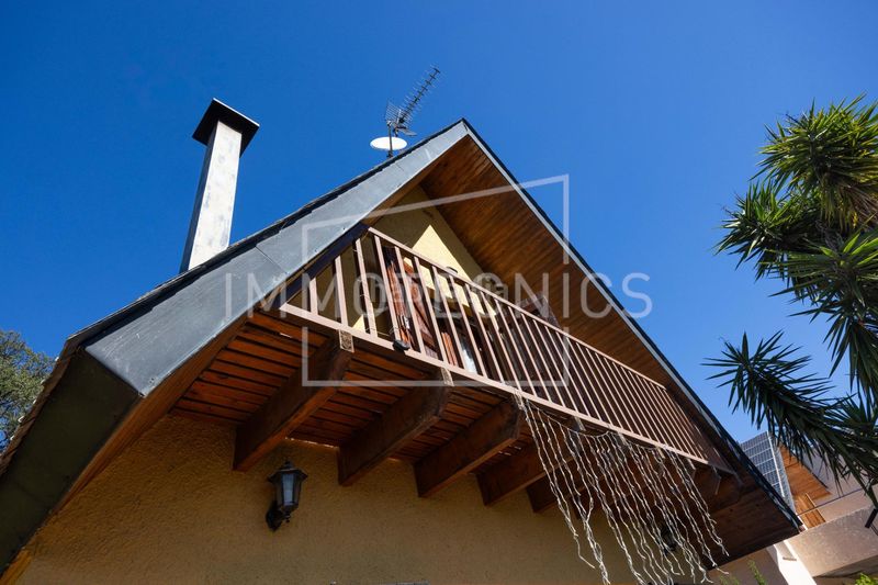 Foto ba9a0be4-ea21-4286-a887-57626a1a0d95. Casa  a cuatro vientos con vistas mar en Sant Cebrià de Vallalta