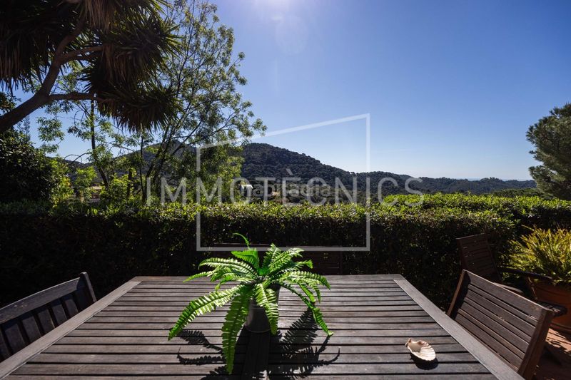 Foto d8cfe2e5-7313-41a1-a2de-2af4dc2af476. Casa  a cuatro vientos con vistas mar en Sant Cebrià de Vallalta