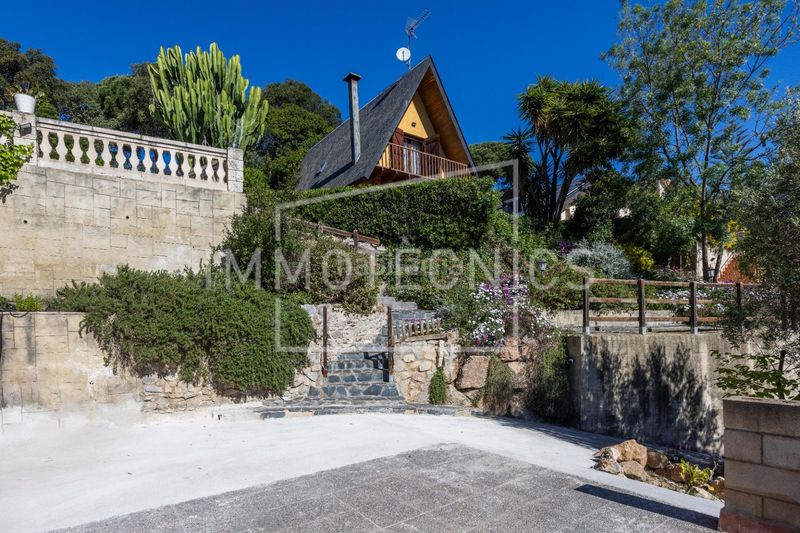 Foto ecebf39b-3bfe-469f-bc44-db408d9ce618. Casa  a cuatro vientos con vistas mar en Sant Cebrià de Vallalta