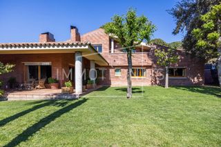 Casa in Lliçà de Vall. Una casa singular, para compradores exigentes que valoran la aut