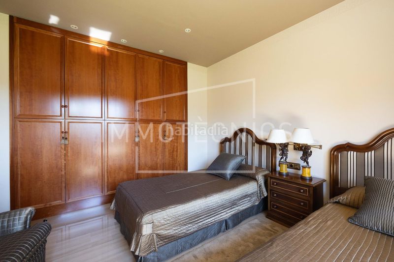 Foto 0e7a8501-87ec-42cf-b6b5-4a3cc653a9f1. Casa una casa singular, para compradores exigentes que valoran la autenticidad en Lliçà de Vall