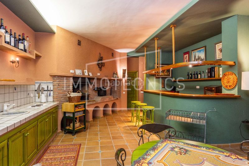 Foto 706542bc-9010-4df7-ac43-fc7f4e881358. Casa una casa singular, para compradores exigentes que valoran la autenticidad en Lliçà de Vall