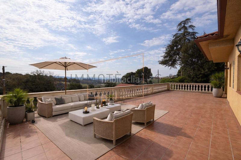 Foto c4ea71ae-4e00-4a57-bc9d-6a8ef6ae760c. Casa amb aparcament a Cànoves i Samalús