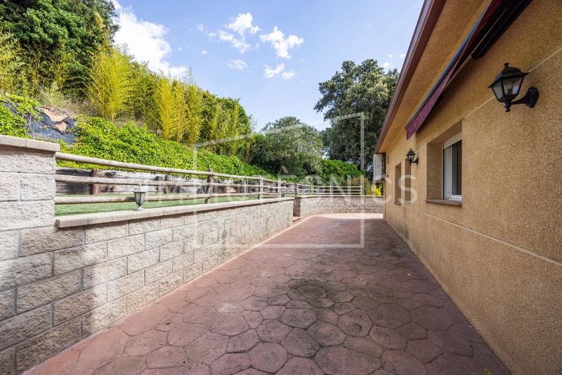 Foto e71717b2-eb4e-4eb2-a439-c333125dd853. Casa amb aparcament a Cànoves i Samalús