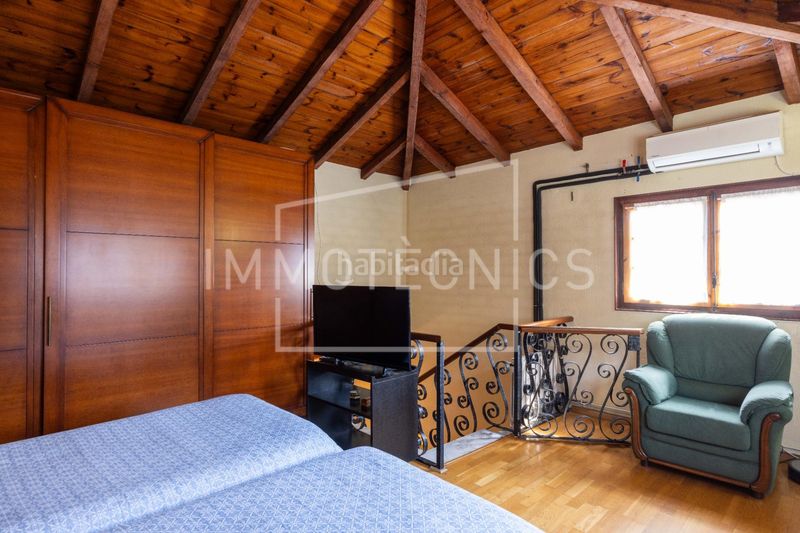 Foto 08d4af0c-60ba-4485-ac81-a46849331a49. Casa amb calefacció aparcament a Llinars del Vallès