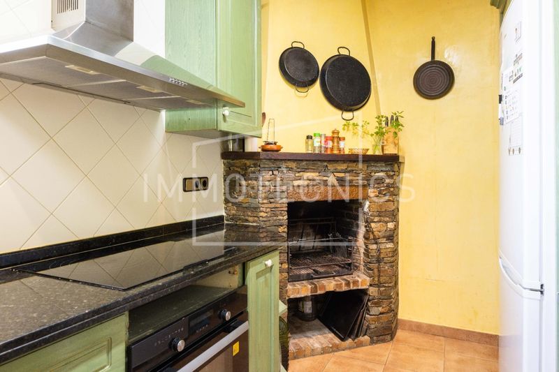 Foto 2d94ea0d-77a2-4db7-a7a1-12347e7736fa. Casa amb calefacció aparcament a Llinars del Vallès