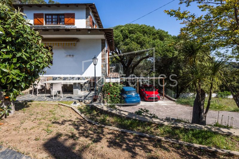 Foto e2f80715-fbdf-4cf1-9c7b-c18601734414. Casa amb calefacció aparcament a Llinars del Vallès