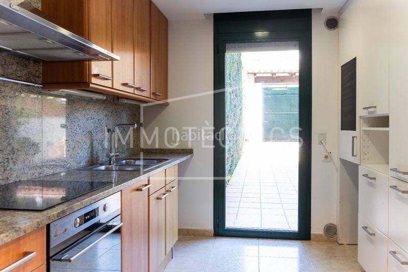 Foto 1d059da9-b2c3-4966-a71c-ab82c084be77. Casa aparellada amb calefacció aparcament a Nord Oest - Can Noguera Garriga (La)