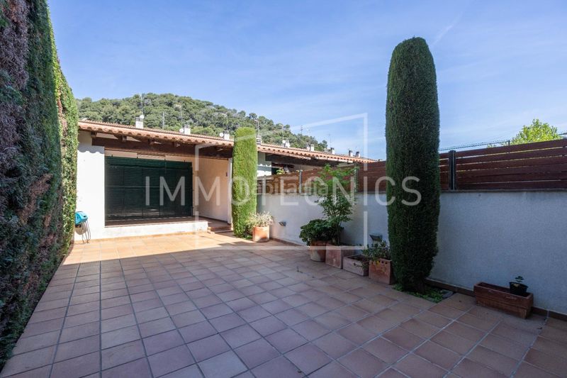 Foto 393710a3-3132-4db7-a75e-1ee5ae689d77. Casa aparellada amb calefacció aparcament a Nord Oest - Can Noguera Garriga (La)