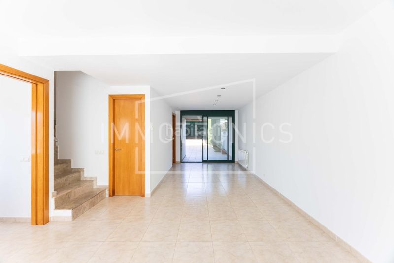Foto 5bd0f530-6777-48c3-b626-01d586b98530. Casa aparellada amb calefacció aparcament a Nord Oest - Can Noguera Garriga (La)