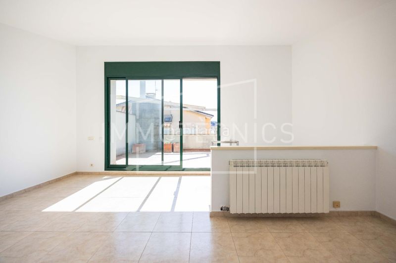 Foto 70caa1b6-f03e-43fb-a939-2e0d0d923701. Casa aparellada amb calefacció aparcament a Nord Oest - Can Noguera Garriga (La)