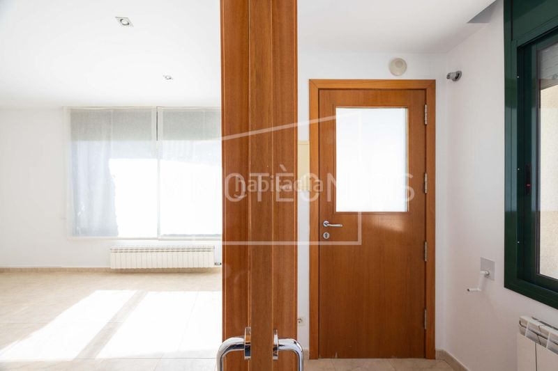 Foto a7f1d743-2825-4245-a9b5-7c8f333c87a7. Casa aparellada amb calefacció aparcament a Nord Oest - Can Noguera Garriga (La)