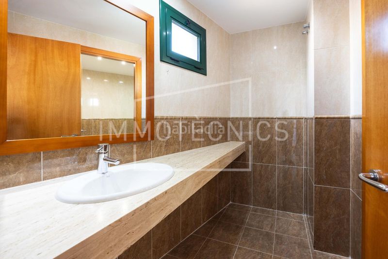 Foto d0b5aa8b-08e0-4ed6-ac44-808322768558. Casa aparellada amb calefacció aparcament a Nord Oest - Can Noguera Garriga (La)