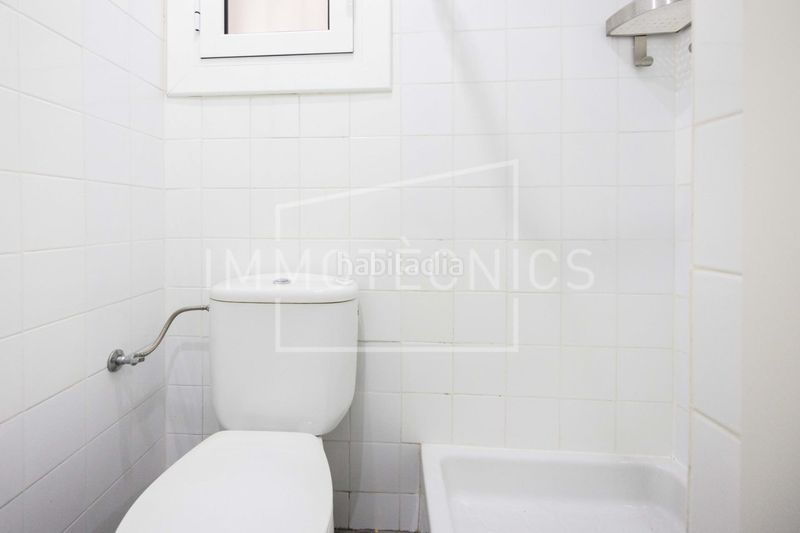 Foto 307b9165-b25a-47f4-9be5-901942ca89ed. Pis a La Salut Barcelona