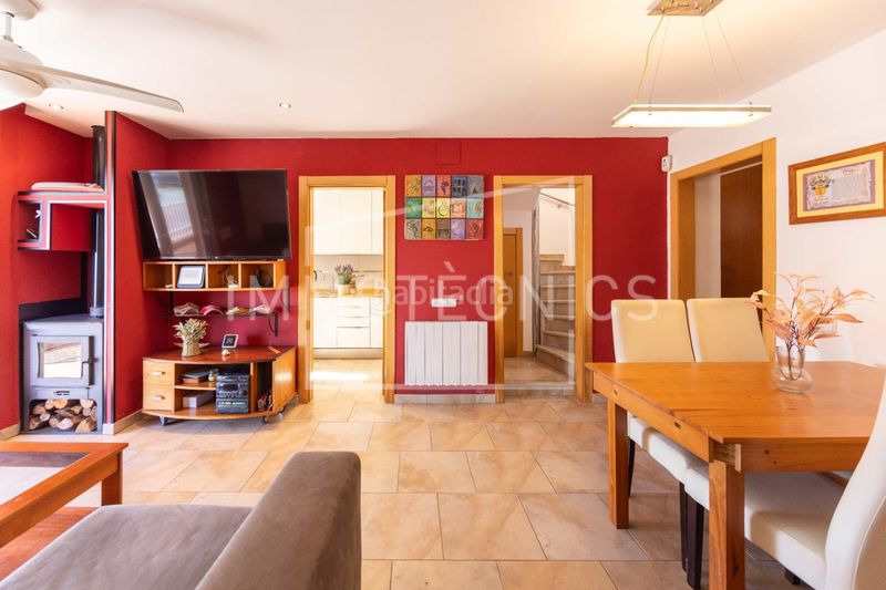 Foto 076290b7-f507-463f-9002-aec8352ffa94. Casa amb aparcament a Cànoves i Samalús
