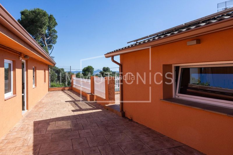 Foto 2297c584-9057-47c1-8584-7c1eb09e4c40. Casa amb aparcament a Cànoves i Samalús