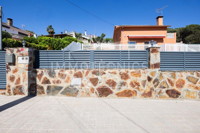 Foto 591a2dcd-7c5c-43f6-8d04-d87266919a57. Casa amb aparcament a Cànoves i Samalús
