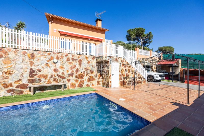 Foto 6aa809ae-8758-4895-bd12-ce48e331a9a8. Casa amb aparcament a Cànoves i Samalús