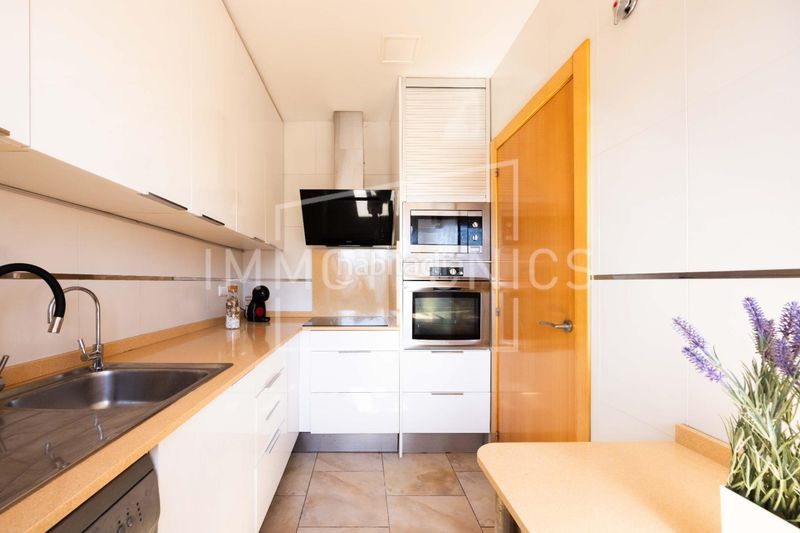 Foto c8fde59f-d895-4183-a2b2-ef652bd69aa6. Casa amb aparcament a Cànoves i Samalús