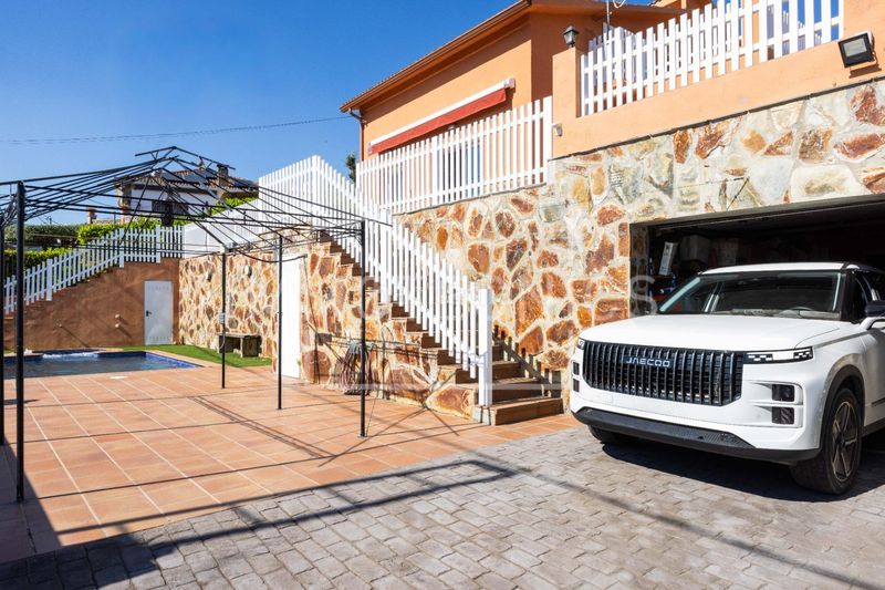 Foto d4615399-0439-4a70-b088-f99095be57c1. Casa amb aparcament a Cànoves i Samalús