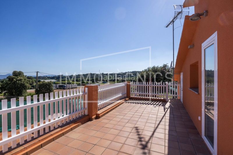 Foto d9e14ad2-75c9-41e8-a825-59961a87b28e. Casa amb aparcament a Cànoves i Samalús