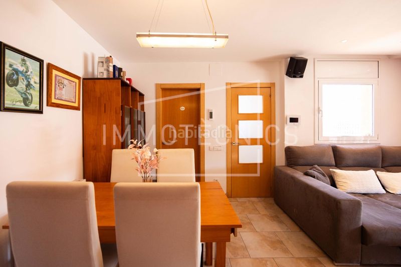 Foto dce90059-0bb0-4102-8fdb-a94560ff973c. Casa amb aparcament a Cànoves i Samalús