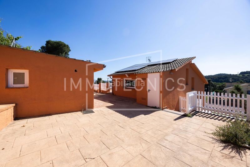 Foto ede7d096-b0a8-4d4b-8daf-ac39b03b1900. Casa amb aparcament a Cànoves i Samalús