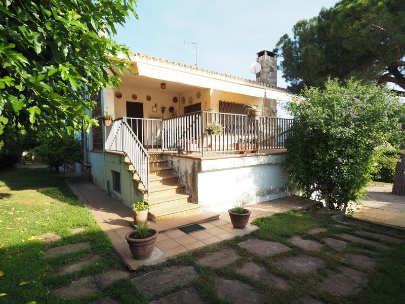 Foto c6ea4194-cf32-4a50-b6ba-8b2469f1ac72. Casa amb calefacció aparcament a Canovelles