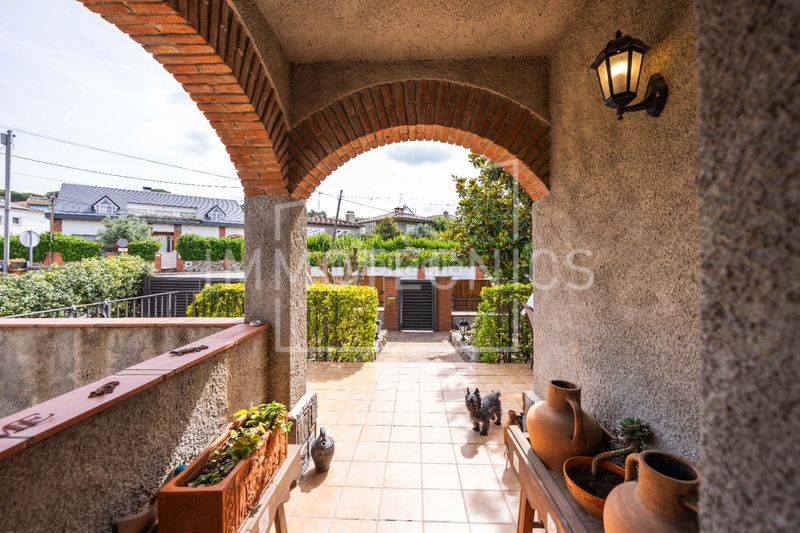 Foto 0ce32187-251f-45b8-8d3b-141288195224. Casa amb calefacció aparcament piscina a Cànoves i Samalús
