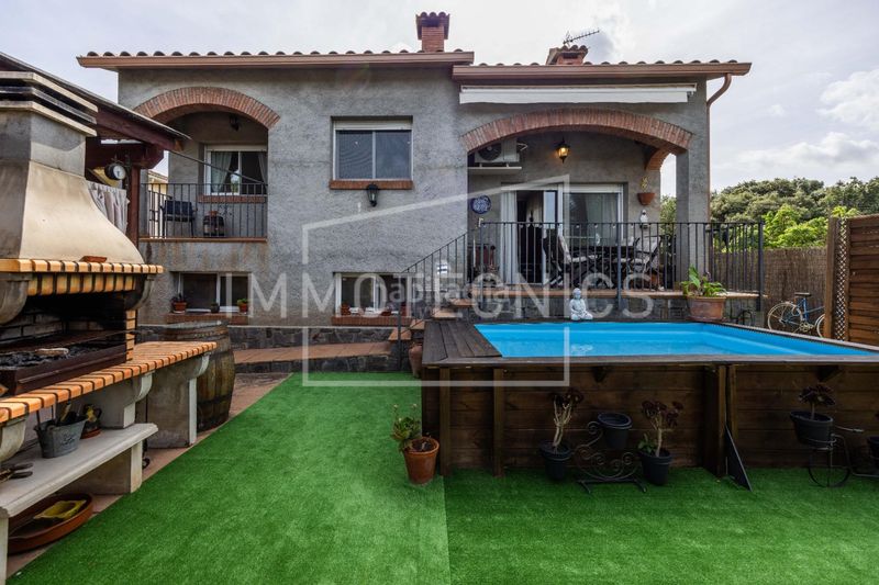 Foto 637b8ab0-1f77-4f1e-b4b2-d92feeaf00b6. Casa amb calefacció aparcament piscina a Cànoves i Samalús