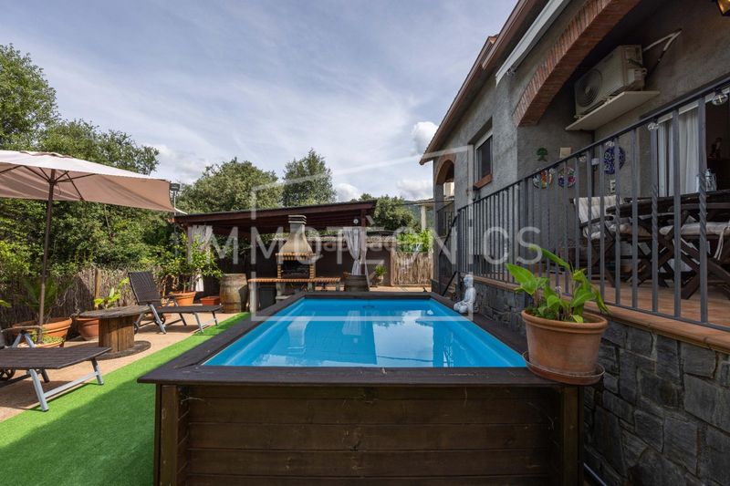 Foto 95e90f12-bcd7-4aca-9385-4ae988d77817. Casa amb calefacció aparcament piscina a Cànoves i Samalús